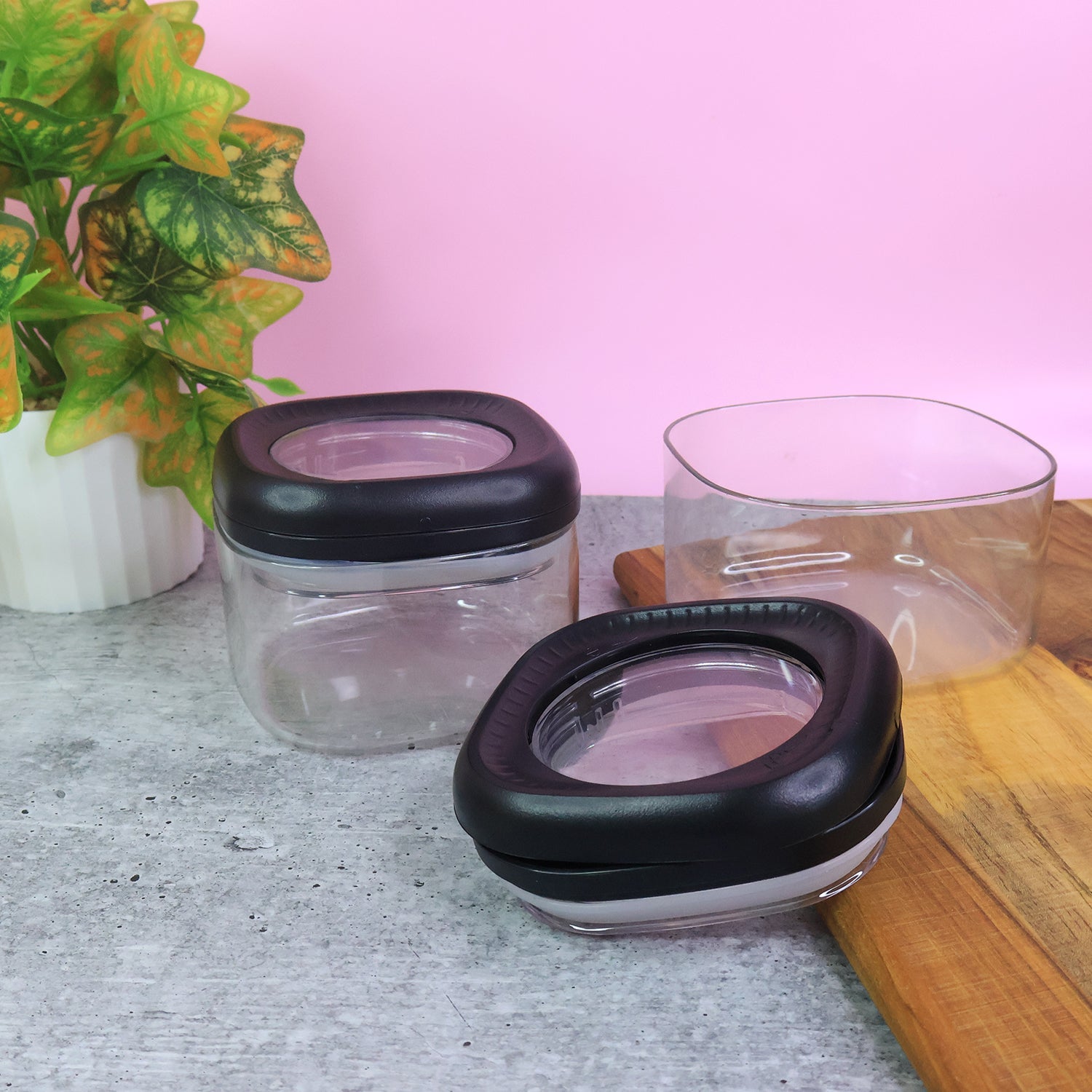 Plastic Twist & Lock Storage Set Plastic Twist & Lock Storage Set